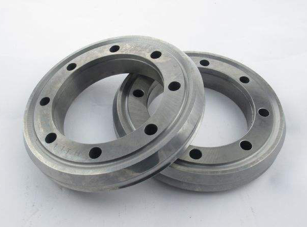 帶硬質(zhì)合金環(huán)的拉絲模芯具有哪些特點(diǎn)？